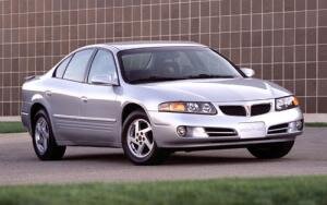 2003_Pontiac_Bonneville-2.jpg