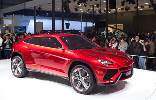 01-lamborghini-urus-beijing-2012628opt.jpg