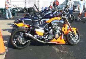 12993-2000-Yamaha-V%20Max.jpg