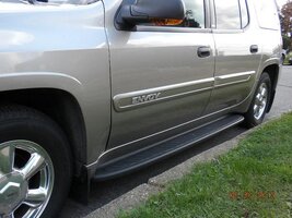 Envoy Running Boards 001.JPG