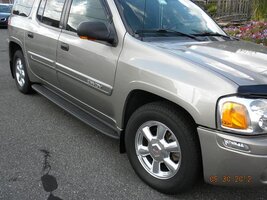 Envoy Running Boards 002.JPG