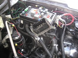 taking apart fuse box.jpg