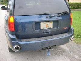 envoy dual exhaust.jpg