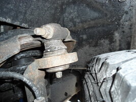 ball joint clearance 002.jpg ball joint clearance 002.jpg