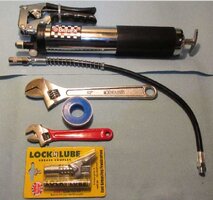 BRAVEXGREASEGUN1.jpg