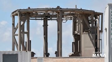 STARSHIPSN5POSTLANDINGUNDERCARRIAGE.jpg