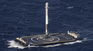 REOVEREDFALCON9BOOSTER.jpg