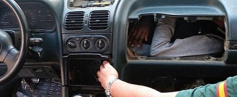 spanish-border-police-find-refugee-stowed-away-in-car-glove-box-134752-7.jpg