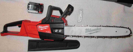 MILWAUKEEM18FUELSAW12.jpg