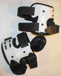 RIGHTLEGBRACE1.jpg