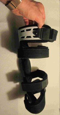 RIGHTLEGBRACE5.jpg