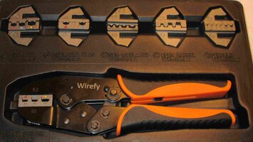 NEWWIREFLYCONNECTORTOLKIT4.jpg